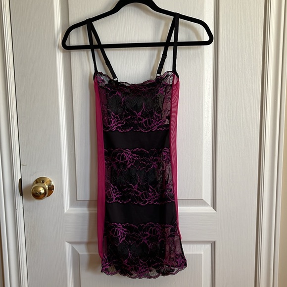 Coquette stretch lace and sheer mesh magenta & black slip / negligee, size S - Picture 2 of 7
